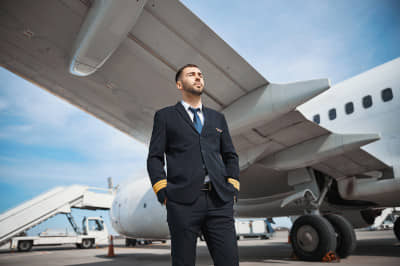 Inglês para Pilotos www.english4pilots.com.br Cursos e aulas de Inglês para Pilotos, Controladores de Vôo, Tráfego Aéreo, Mecânicos, Comissários de Bordo, de Voo, Tripulação, aulas on-line ou em brasília com professores nativos English Solutions Brasília